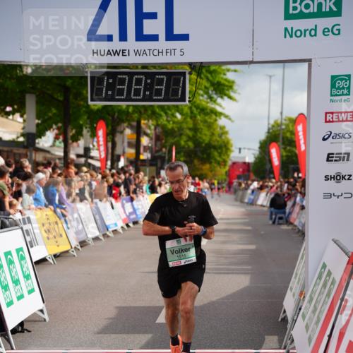 20.09.2026 - PSD Bank Halbmarathon LAZAROV Photography http://msf.ph/oto/10503829 20.09.2026 11:38:31 Ziel 1036, 1915, 2691, 4344, 4767 meine-sportfotos.de