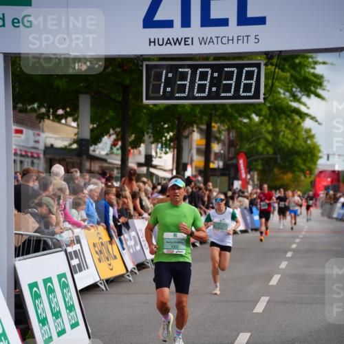 20.09.2026 - PSD Bank Halbmarathon LAZAROV Photography http://msf.ph/oto/10503833 20.09.2026 11:38:38 Ziel 1915, 4305, 4778 meine-sportfotos.de