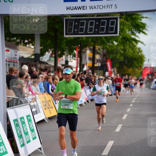 20.09.2026 - PSD Bank Halbmarathon LAZAROV Photography http://msf.ph/oto/10503843 20.09.2026 11:38:39 Ziel 1915, 4305, 4778 meine-sportfotos.de