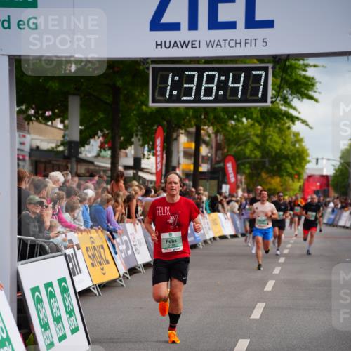 20.09.2026 - PSD Bank Halbmarathon LAZAROV Photography http://msf.ph/oto/10503879 20.09.2026 11:38:46 Ziel 3188, 4305, 4778 meine-sportfotos.de