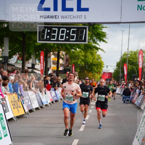 20.09.2026 - PSD Bank Halbmarathon LAZAROV Photography http://msf.ph/oto/10503904 20.09.2026 11:38:50 Ziel 1483, 1954, 3188 meine-sportfotos.de