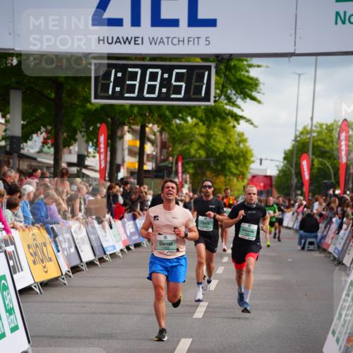 20.09.2026 - PSD Bank Halbmarathon LAZAROV Photography http://msf.ph/oto/10503908 20.09.2026 11:38:51 Ziel 1298, 1483, 1954, 2550, 3188 meine-sportfotos.de