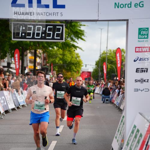 20.09.2026 - PSD Bank Halbmarathon LAZAROV Photography http://msf.ph/oto/10503912 20.09.2026 11:38:51 Ziel 1298, 1483, 1954, 2550, 3188 meine-sportfotos.de