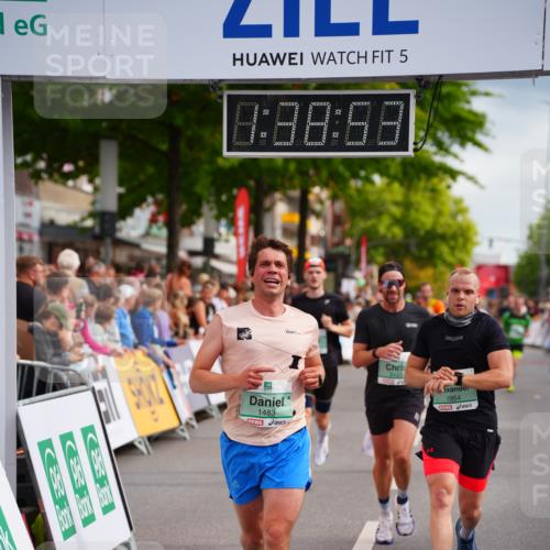 20.09.2026 - PSD Bank Halbmarathon LAZAROV Photography http://msf.ph/oto/10503922 20.09.2026 11:38:52 Ziel 1298, 1483, 1954, 2550, 3188, 3885 meine-sportfotos.de