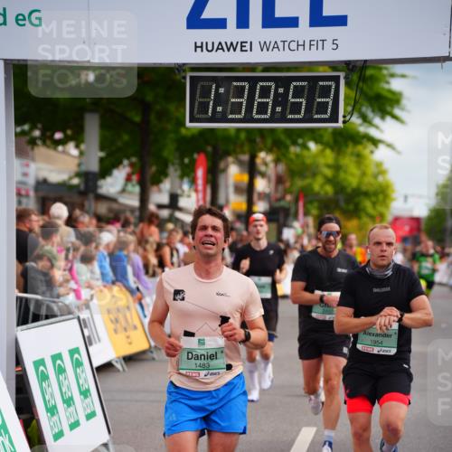 20.09.2026 - PSD Bank Halbmarathon LAZAROV Photography http://msf.ph/oto/10503928 20.09.2026 11:38:52 Ziel 1298, 1483, 1954, 2550, 3188, 3885 meine-sportfotos.de