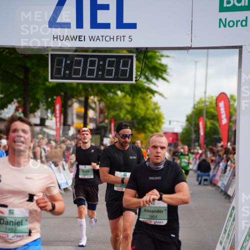 20.09.2026 - PSD Bank Halbmarathon LAZAROV Photography http://msf.ph/oto/10503932 20.09.2026 11:38:53 Ziel 1298, 1483, 1954, 2403, 2550, 3188, 3885 meine-sportfotos.de