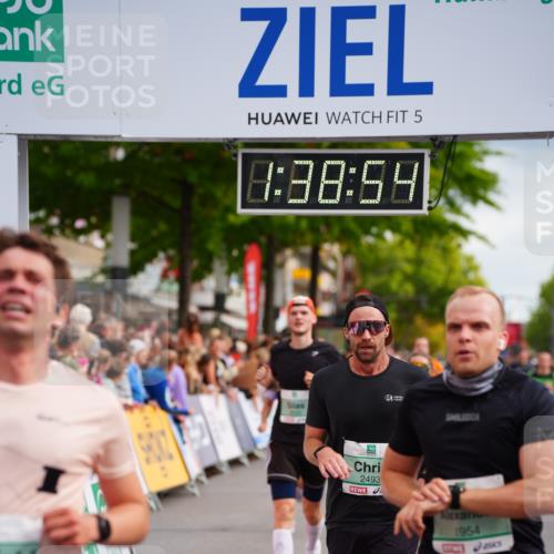 20.09.2026 - PSD Bank Halbmarathon LAZAROV Photography http://msf.ph/oto/10503939 20.09.2026 11:38:54 Ziel 1298, 1483, 1954, 2403, 2550, 3188, 3727, 3885 meine-sportfotos.de