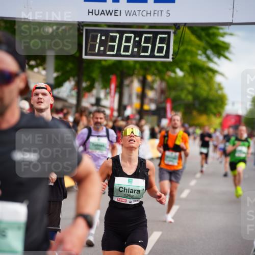 20.09.2026 - PSD Bank Halbmarathon LAZAROV Photography http://msf.ph/oto/10503947 20.09.2026 11:38:55 Ziel 1298, 1483, 1954, 2403, 2550, 3188, 3727, 3885 meine-sportfotos.de