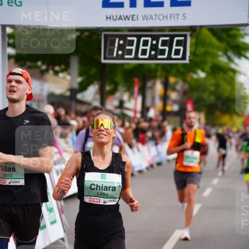 20.09.2026 - PSD Bank Halbmarathon LAZAROV Photography http://msf.ph/oto/10503957 20.09.2026 11:38:56 Ziel 1298, 1483, 1954, 2403, 2550, 3188, 3727, 3885 meine-sportfotos.de