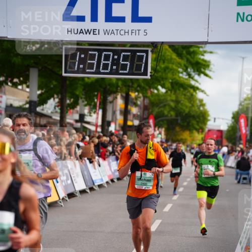 20.09.2026 - PSD Bank Halbmarathon LAZAROV Photography http://msf.ph/oto/10503961 20.09.2026 11:38:57 Ziel 1298, 1483, 1954, 2403, 2515, 2550, 3727, 3885 meine-sportfotos.de