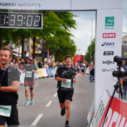 20.09.2026 - PSD Bank Halbmarathon LAZAROV Photography http://msf.ph/oto/10504013 20.09.2026 11:39:02 Ziel 1115, 1298, 1316, 2403, 2515, 2550, 3727, 3885 meine-sportfotos.de