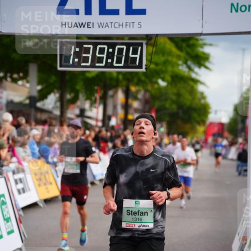 20.09.2026 - PSD Bank Halbmarathon LAZAROV Photography http://msf.ph/oto/10504027 20.09.2026 11:39:03 Ziel 1115, 1298, 1316, 2403, 2515, 2550, 3727, 3885, 4148, 4661 meine-sportfotos.de