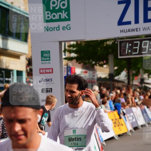 20.09.2026 - PSD Bank Halbmarathon LAZAROV Photography http://msf.ph/oto/10504087 20.09.2026 11:39:10 Ziel 1115, 1316, 1764, 4148, 4661, 4683 meine-sportfotos.de
