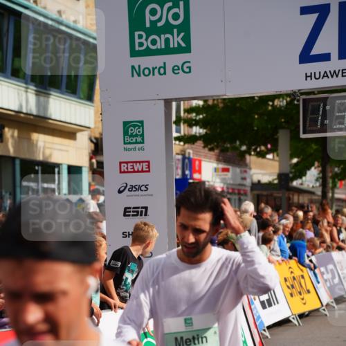 20.09.2026 - PSD Bank Halbmarathon LAZAROV Photography http://msf.ph/oto/10504092 20.09.2026 11:39:11 Ziel 1115, 1764, 4106, 4148, 4661, 4683 meine-sportfotos.de