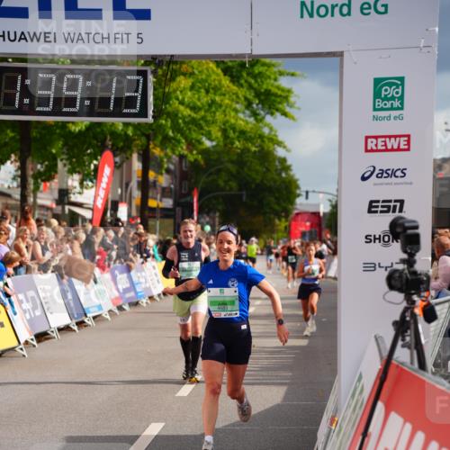 20.09.2026 - PSD Bank Halbmarathon LAZAROV Photography http://msf.ph/oto/10504101 20.09.2026 11:39:12 Ziel 1115, 1764, 4106, 4148, 4661, 4683 meine-sportfotos.de