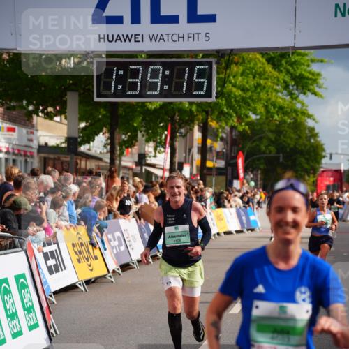 20.09.2026 - PSD Bank Halbmarathon LAZAROV Photography http://msf.ph/oto/10504143 20.09.2026 11:39:14 Ziel 1764, 2984, 4106, 4148, 4661, 4683 meine-sportfotos.de