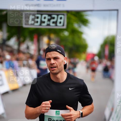 20.09.2026 - PSD Bank Halbmarathon LAZAROV Photography http://msf.ph/oto/10504223 20.09.2026 11:39:27 Ziel 2649, 3121, 3715, 4324, 4461 meine-sportfotos.de