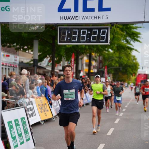 20.09.2026 - PSD Bank Halbmarathon LAZAROV Photography http://msf.ph/oto/10504228 20.09.2026 11:39:28 Ziel 2649, 3121, 3715, 4324, 4461 meine-sportfotos.de
