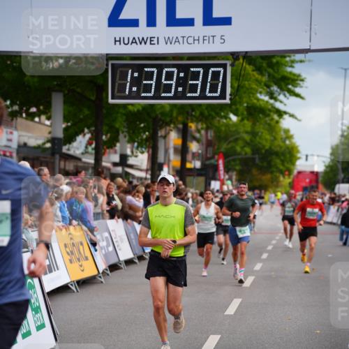 20.09.2026 - PSD Bank Halbmarathon LAZAROV Photography http://msf.ph/oto/10504243 20.09.2026 11:39:30 Ziel 2649, 3121, 3715, 4022, 4324, 4461 meine-sportfotos.de