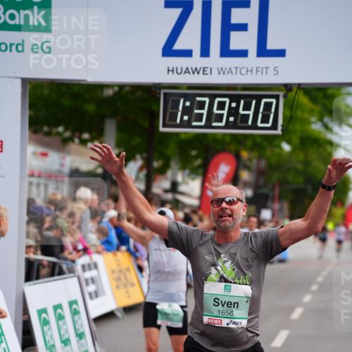 20.09.2026 - PSD Bank Halbmarathon LAZAROV Photography http://msf.ph/oto/10504354 20.09.2026 11:39:40 Ziel 1103, 1656, 1662, 1719, 2782, 3919, 4022, 4436 meine-sportfotos.de
