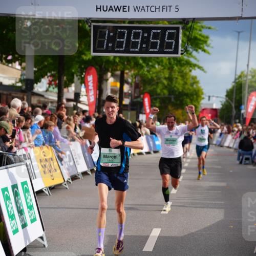 20.09.2026 - PSD Bank Halbmarathon LAZAROV Photography http://msf.ph/oto/10504400 20.09.2026 11:39:55 Ziel 1841, 4107, 4293 meine-sportfotos.de