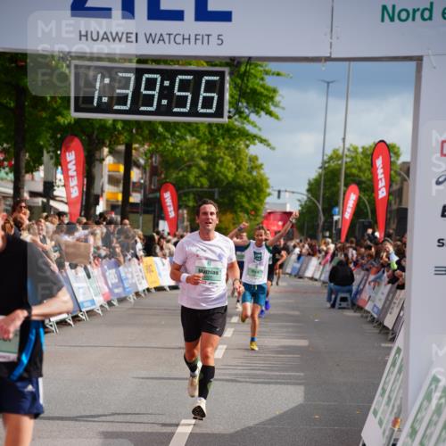 20.09.2026 - PSD Bank Halbmarathon LAZAROV Photography http://msf.ph/oto/10504410 20.09.2026 11:39:56 Ziel 1841, 4107, 4293 meine-sportfotos.de