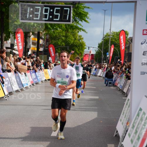 20.09.2026 - PSD Bank Halbmarathon LAZAROV Photography http://msf.ph/oto/10504421 20.09.2026 11:39:56 Ziel 1841, 4107, 4293 meine-sportfotos.de
