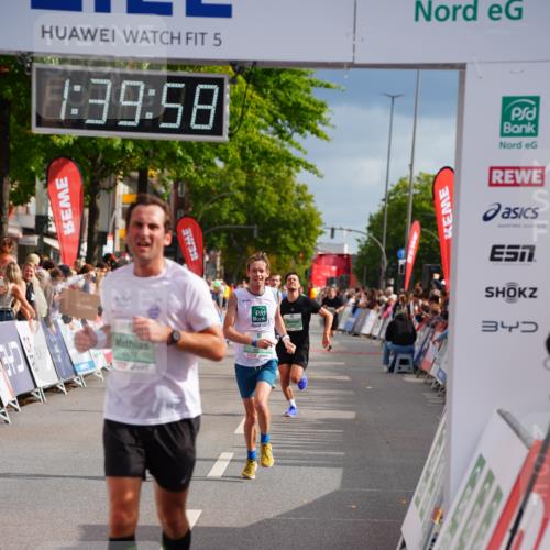 20.09.2026 - PSD Bank Halbmarathon LAZAROV Photography http://msf.ph/oto/10504432 20.09.2026 11:39:57 Ziel 1841, 2387, 4107, 4293 meine-sportfotos.de