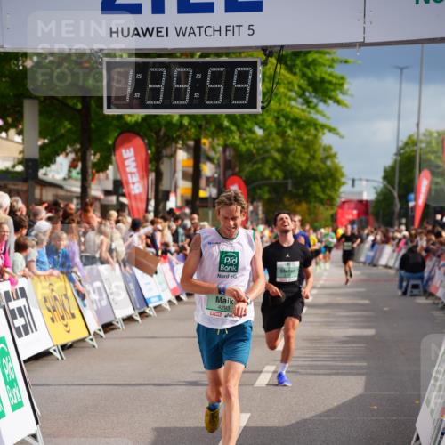 20.09.2026 - PSD Bank Halbmarathon LAZAROV Photography http://msf.ph/oto/10504444 20.09.2026 11:39:59 Ziel 1841, 2387, 3596, 4107, 4293 meine-sportfotos.de