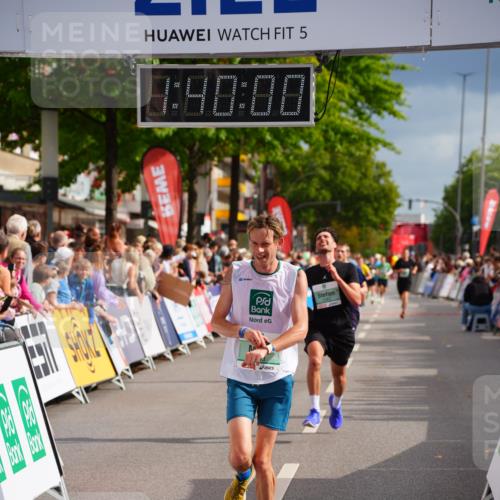 20.09.2026 - PSD Bank Halbmarathon LAZAROV Photography http://msf.ph/oto/10504449 20.09.2026 11:39:59 Ziel 1841, 2387, 3596, 4107, 4293 meine-sportfotos.de