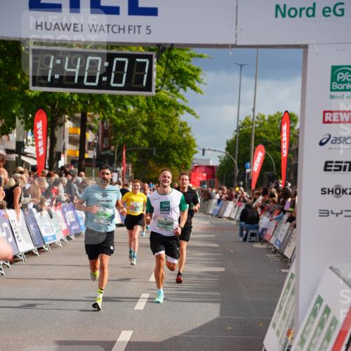 20.09.2026 - PSD Bank Halbmarathon LAZAROV Photography http://msf.ph/oto/10504527 20.09.2026 11:40:07 Ziel 2387, 3596, 3605, 4198, 4293, 4313, 4697 meine-sportfotos.de