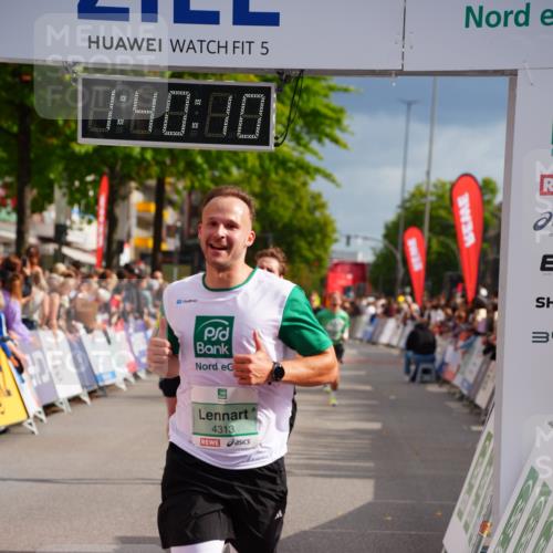 20.09.2026 - PSD Bank Halbmarathon LAZAROV Photography http://msf.ph/oto/10504556 20.09.2026 11:40:09 Ziel 2387, 3596, 3605, 4198, 4313, 4506, 4697 meine-sportfotos.de