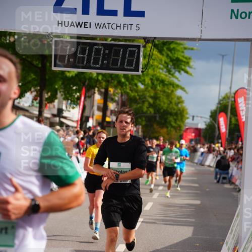 20.09.2026 - PSD Bank Halbmarathon LAZAROV Photography http://msf.ph/oto/10504560 20.09.2026 11:40:10 Ziel 3596, 3605, 3888, 4198, 4313, 4506, 4697 meine-sportfotos.de