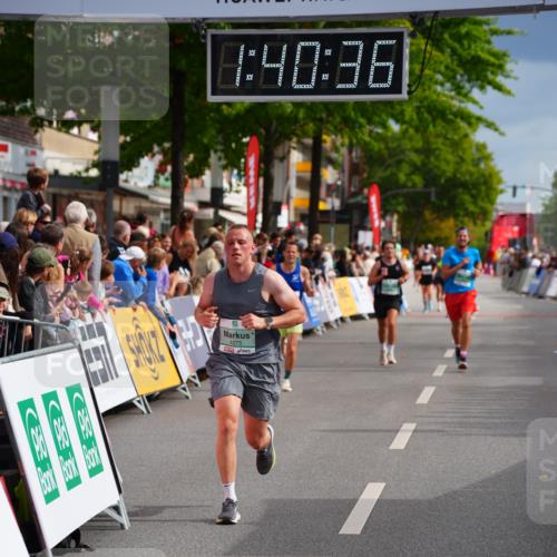 20.09.2026 - PSD Bank Halbmarathon LAZAROV Photography http://msf.ph/oto/10504747 20.09.2026 11:40:36 Ziel 1582, 2657, 3004, 4275, 4440 meine-sportfotos.de