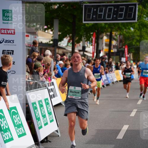 20.09.2026 - PSD Bank Halbmarathon LAZAROV Photography http://msf.ph/oto/10504754 20.09.2026 11:40:36 Ziel 1582, 2657, 3004, 4275, 4440 meine-sportfotos.de