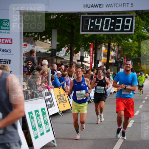20.09.2026 - PSD Bank Halbmarathon LAZAROV Photography http://msf.ph/oto/10504770 20.09.2026 11:40:39 Ziel 1582, 2496, 3004, 4275, 4440 meine-sportfotos.de