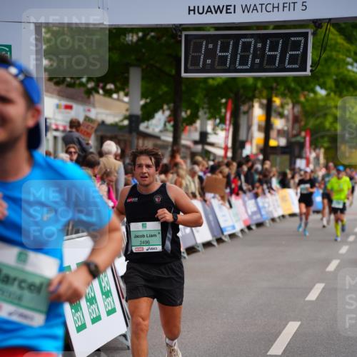 20.09.2026 - PSD Bank Halbmarathon LAZAROV Photography http://msf.ph/oto/10504801 20.09.2026 11:40:42 Ziel 2496, 3004, 4275, 4440 meine-sportfotos.de