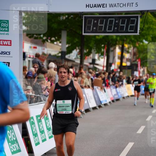 20.09.2026 - PSD Bank Halbmarathon LAZAROV Photography http://msf.ph/oto/10504805 20.09.2026 11:40:42 Ziel 2496, 3004, 4275, 4440 meine-sportfotos.de