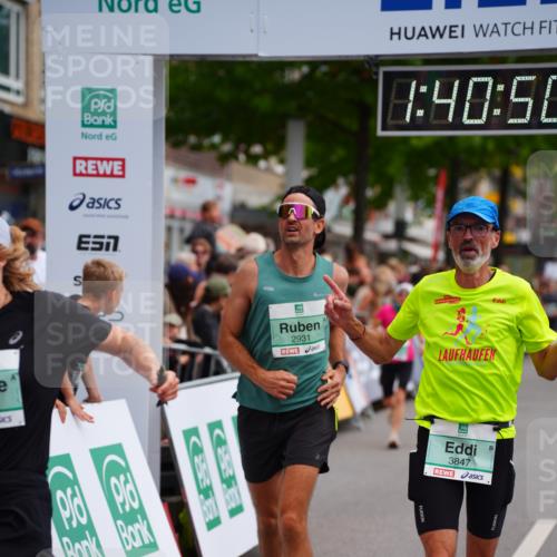 20.09.2026 - PSD Bank Halbmarathon LAZAROV Photography http://msf.ph/oto/10504838 20.09.2026 11:40:49 Ziel 2496, 2931, 3529, 3764, 3847 meine-sportfotos.de