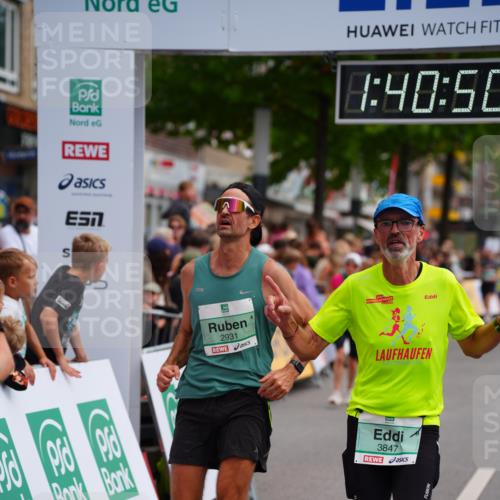 20.09.2026 - PSD Bank Halbmarathon LAZAROV Photography http://msf.ph/oto/10504840 20.09.2026 11:40:49 Ziel 2496, 2931, 3529, 3764, 3847 meine-sportfotos.de