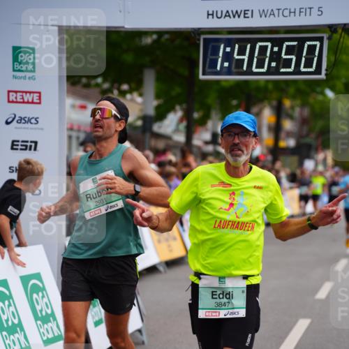 20.09.2026 - PSD Bank Halbmarathon LAZAROV Photography http://msf.ph/oto/10504842 20.09.2026 11:40:50 Ziel 2496, 2822, 2931, 3529, 3764, 3847 meine-sportfotos.de