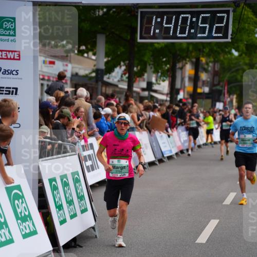 20.09.2026 - PSD Bank Halbmarathon LAZAROV Photography http://msf.ph/oto/10504857 20.09.2026 11:40:52 Ziel 2822, 2931, 3529, 3764, 3847 meine-sportfotos.de