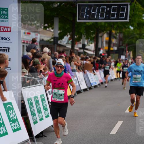 20.09.2026 - PSD Bank Halbmarathon LAZAROV Photography http://msf.ph/oto/10504865 20.09.2026 11:40:52 Ziel 2822, 2931, 3529, 3764, 3847 meine-sportfotos.de