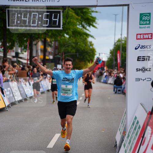 20.09.2026 - PSD Bank Halbmarathon LAZAROV Photography http://msf.ph/oto/10504870 20.09.2026 11:40:53 Ziel 2822, 2931, 3529, 3764, 3847 meine-sportfotos.de