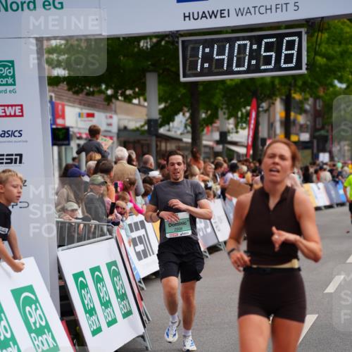20.09.2026 - PSD Bank Halbmarathon LAZAROV Photography http://msf.ph/oto/10504915 20.09.2026 11:40:58 Ziel 2227, 2474, 2506, 2822, 3764 meine-sportfotos.de
