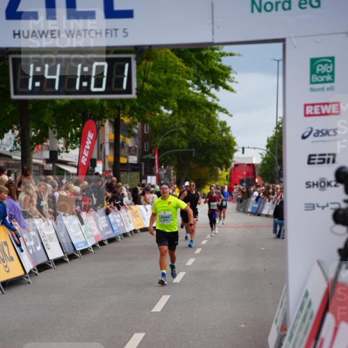 20.09.2026 - PSD Bank Halbmarathon LAZAROV Photography http://msf.ph/oto/10504935 20.09.2026 11:41:01 Ziel 2227, 2474, 2506, 2822, 2829, 3764 meine-sportfotos.de