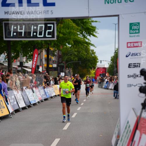 20.09.2026 - PSD Bank Halbmarathon LAZAROV Photography http://msf.ph/oto/10504943 20.09.2026 11:41:02 Ziel 2227, 2474, 2506, 2822, 2829 meine-sportfotos.de