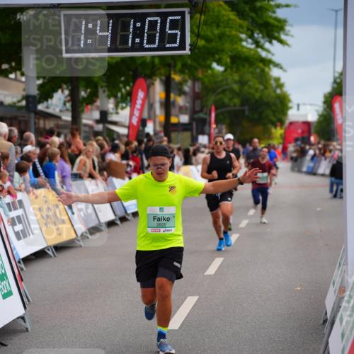20.09.2026 - PSD Bank Halbmarathon LAZAROV Photography http://msf.ph/oto/10504963 20.09.2026 11:41:05 Ziel 2227, 2474, 2506, 2829, 4482 meine-sportfotos.de