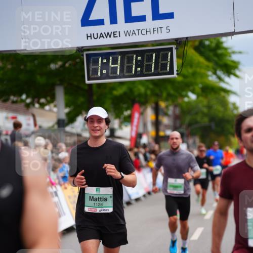 20.09.2026 - PSD Bank Halbmarathon LAZAROV Photography http://msf.ph/oto/10505008 20.09.2026 11:41:11 Ziel 1128, 1394, 2829, 2842, 4000, 4482, 4681 meine-sportfotos.de