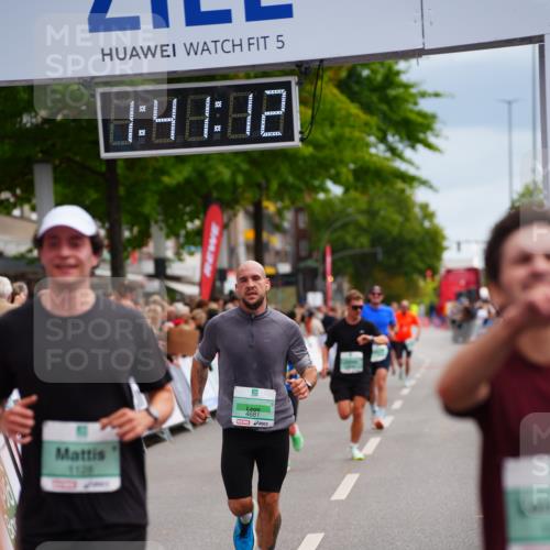 20.09.2026 - PSD Bank Halbmarathon LAZAROV Photography http://msf.ph/oto/10505013 20.09.2026 11:41:12 Ziel 1128, 1394, 2829, 2842, 4000, 4482, 4681 meine-sportfotos.de
